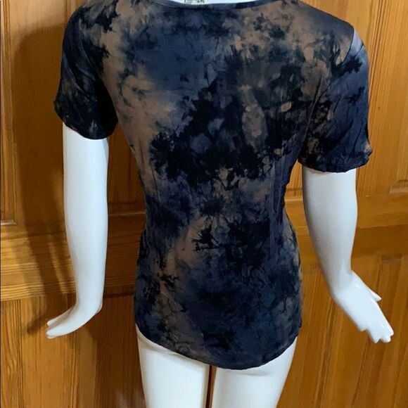 Vocal tie Dye cut out T - Picture 4 of 6